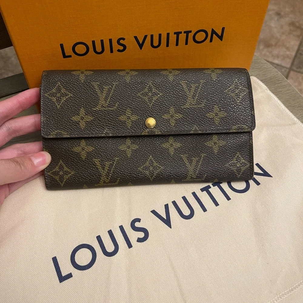 Louis Vuitton Vintage Sarah Wallet